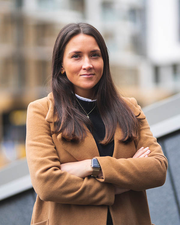 Advokat i HELP, Linn Monsen