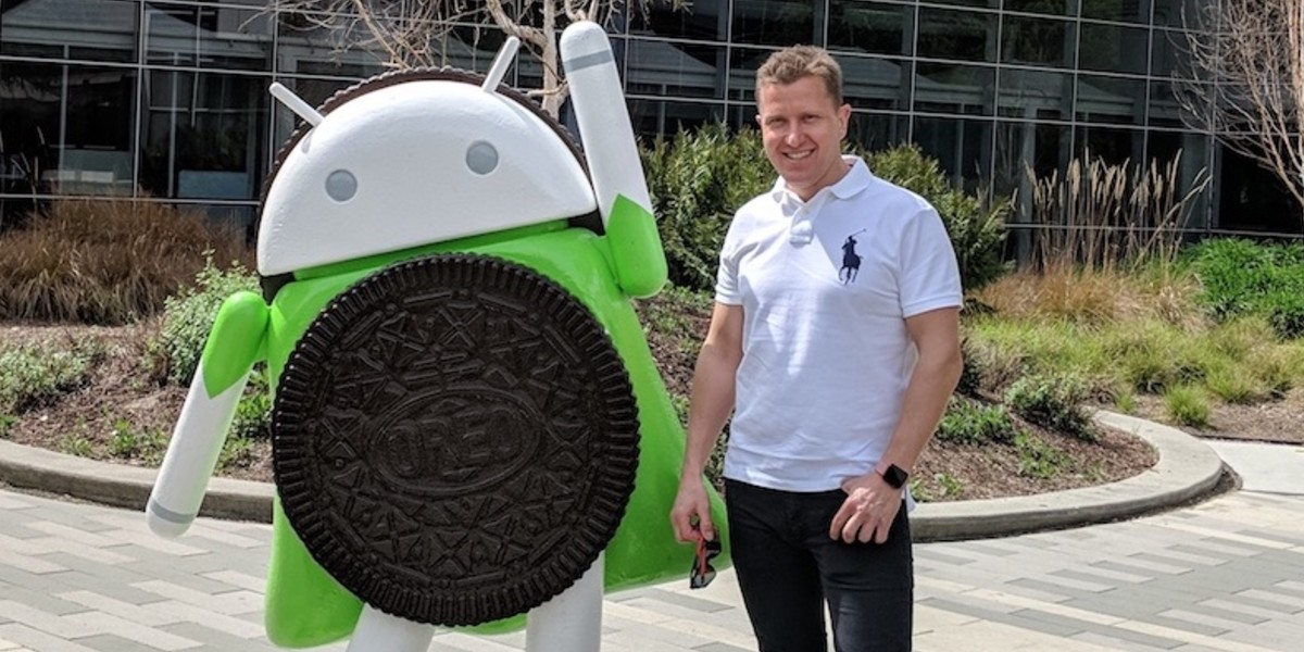 – eSIM vil være innbygd i alle slags enheter, sier Andreas Kaare Fjeld i Telenor, her på besøk ved Googles hovedkvarter i California.